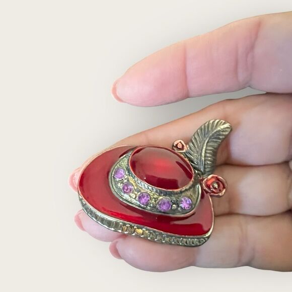 Vintage red  hat brooch red enamel & gold tone - Picture 3 of 6
